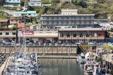 هتل Kodiak Compass Suites