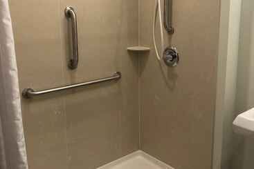 هتل Kodiak Compass Suites
