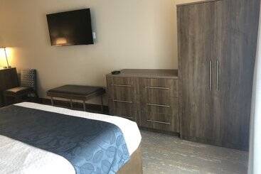 هتل Kodiak Compass Suites