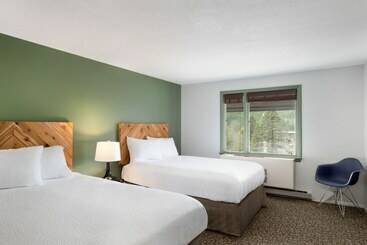 هتل The Lodge At Mount Snow