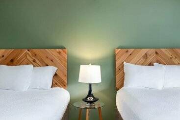 هتل The Lodge At Mount Snow