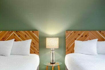 هتل The Lodge At Mount Snow
