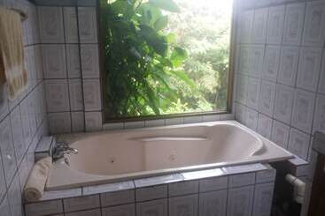 هتل Rio Celeste Family Lodge