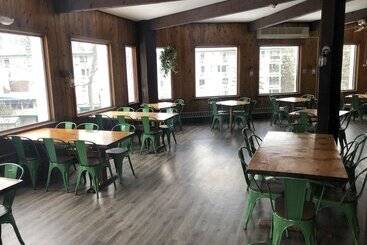 هتل The Lodge At Mount Snow