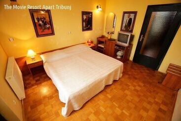 هتل The Movie Resort Apart