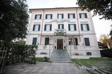 هتل Tirreno