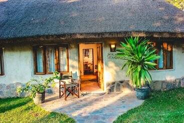 هتل Wild Dogs Lodge