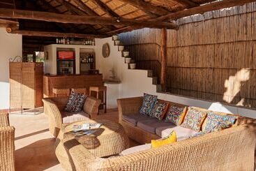 هتل Wild Dogs Lodge