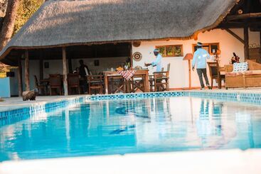 هتل Wild Dogs Lodge