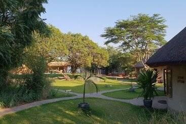 هتل Wild Dogs Lodge