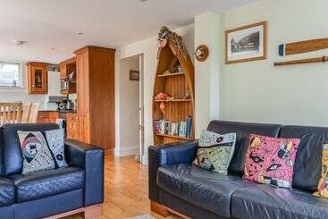 Hydeaway, 7 Grafton Towers