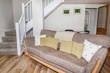 Lee House Cottage