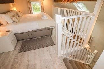 Lee House Cottage