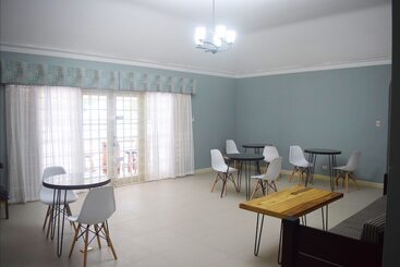 پانسیون 876 Beach House