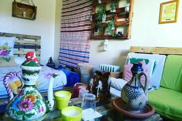 پانسیون Atlas Room