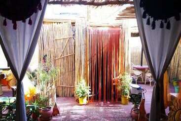 پانسیون Atlas Room
