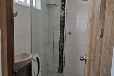 پانسیون Hostal Central Casa Del Turista