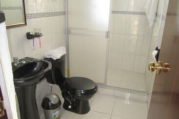 پانسیون Maxi's House