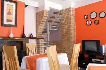 پانسیون Village Court Guest House