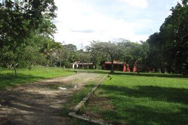 استراحتگاه Centro Vacacional Y De Eventos Araguaney