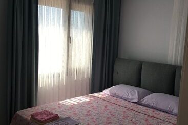 Seraysen Apart