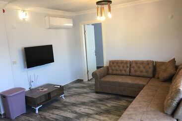 Seraysen Apart