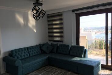 Seraysen Apart