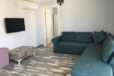 Seraysen Apart
