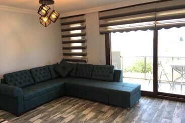 Seraysen Apart