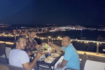 Seraysen Apart