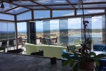 Seraysen Apart