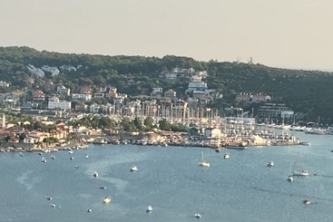 Seraysen Apart