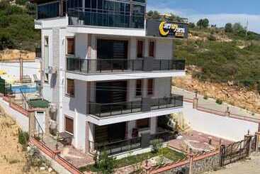 Seraysen Apart