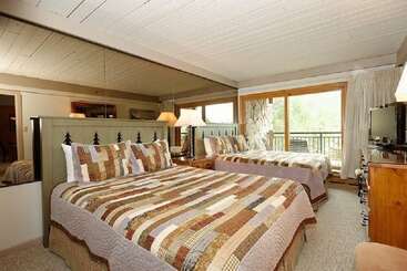 Stonebridge Condominiums