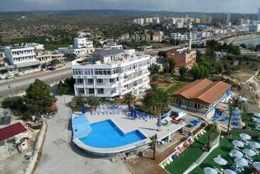 Veran Hotel Beach Club Restaurant