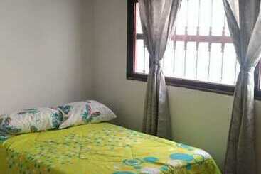 Villa Paraíso   Hostel