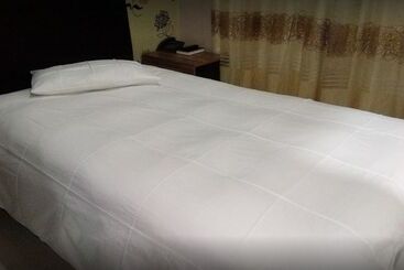 تختخواب و صبحانه Mcd Guesthouse