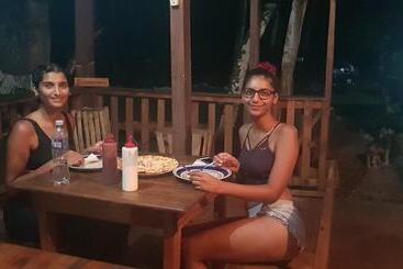 Hostal El Nawal   Hostel
