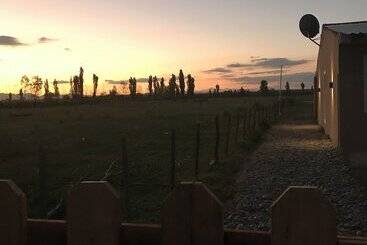 مسافرخانه Posada De Campo Los Teros