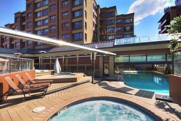 هتل 4 Bedroom Ski In, Ski Out Mountain Vacation Rental Located Next To Historic Main Street In Downtown