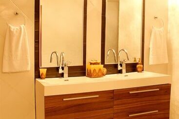 هتل Boutique Casa Caballero