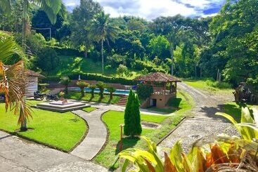 هتل Hacienda El Caney