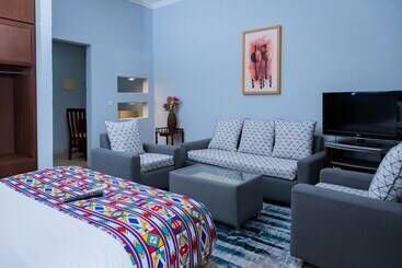 هتل Hibiscus Blvd Triomphal