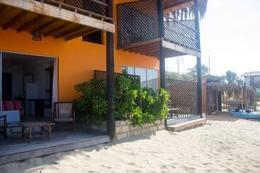 هتل Hoja De Palma Bungalows
