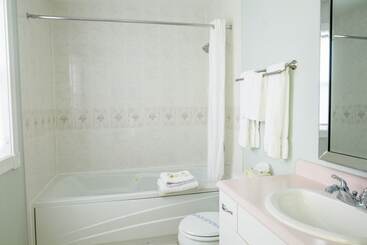 هتل Kindred Spirits Inn & Cottages