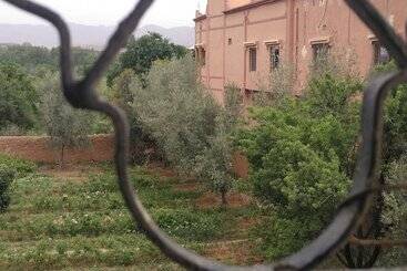 هتل Mandar Saghrou Tazakht