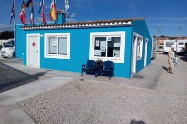 Otel Mediterráneo Camper Area
