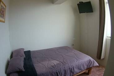 هتل Nuna Chak Hostel & Café