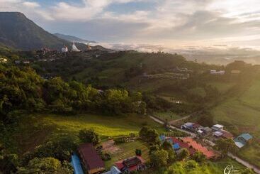 هتل Phusiatfha Resort