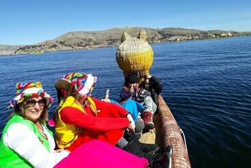 هتل Uros Amaru Marka Lodge